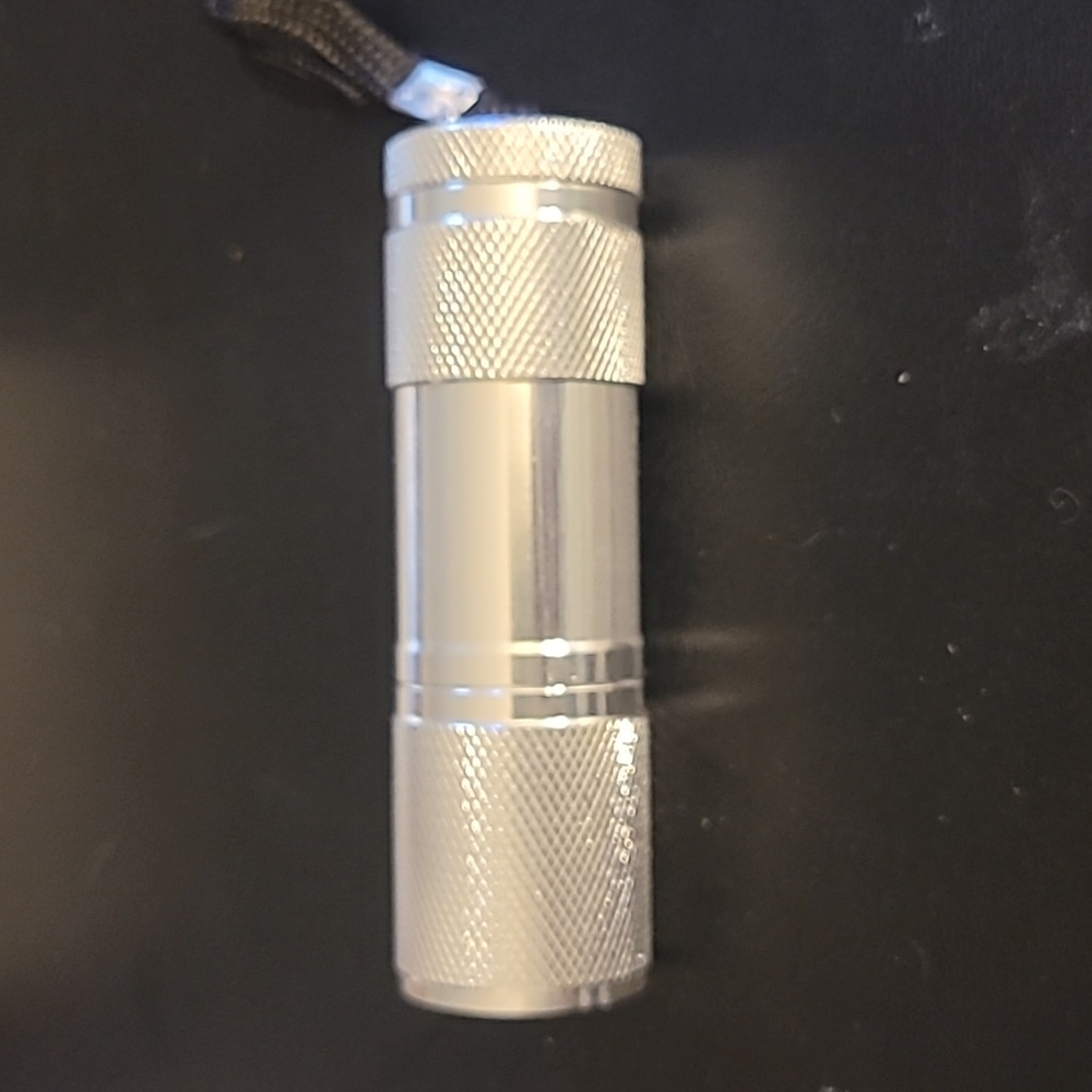 COB LED Mini Flashlight - Picture 2 of 6